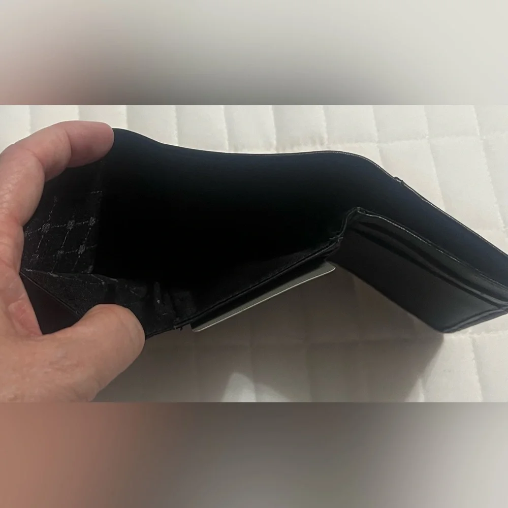 NWT Perry Ellis Black Leather Tri-Fold Wallet
